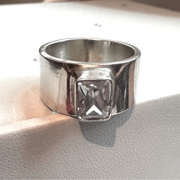 💎Stunning Vintage .925 Sterling Silver Ring with Clear Square Pave Crystal 💎 - Picture 2 of 16